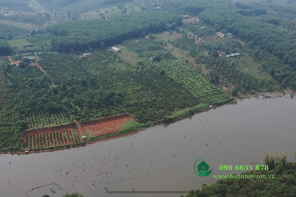 9000m2 đất vườn có 400m2 thổ cư, ôm mặt hồ hơn 50m tại Đắk Nông